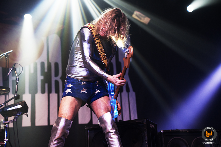 D-A-D + The 69 Eyes: Live Report e foto della data di Trezzo sull’Adda (MI)! metallus.it/d-a-d-the-69-e… #DAD #The69Eyes <a href="/LiveMusicClub/">Live Music Club</a> <a href="/d_landafterdark/">D-A-D</a> <a href="/69eyesofficial/">The 69 Eyes Official</a>