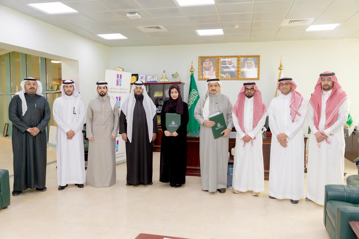 مركز شؤون الخريجين ودعم التوظيف بعمادة شؤون الطلاب، يوقع اتفاقية مع شركة اليمامة الطبية (مستشفى ميدتاون) @Medtown_hosp، لتوفير فرص تدريب وتوظيف لطلابها وخريجيها، تتيح لهم بيئة عمل احترافية وتجارب حقيقية تعزز من جاهزيتهم لسوق العمل
#جامعة_المجمعة
#مستشفى_ميدتاون 
#MedTownHospital