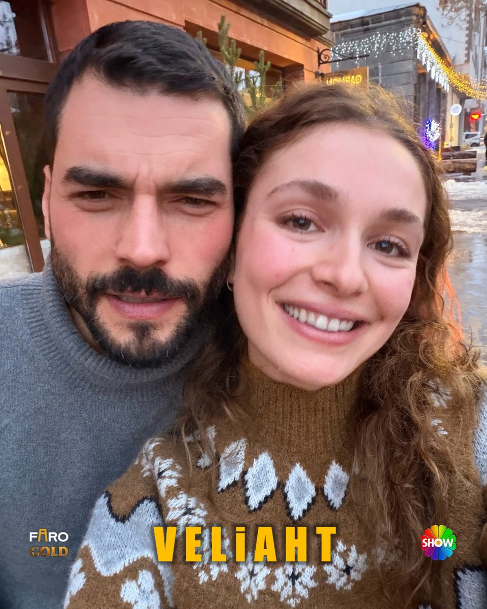 veliahtdizi's tweet photo. Kars’tan ilk selfie 🤳🏼😍  #TimHan

Akın Akınözü ve Serra Arıtürk, soğuk Kars günlerinde gerçekleşen sımsıcak bir sohbette sorularınızı yanıtladı. Çok yakında yayında ⚙️ @AkinAkinozu #SerraArıtürk 

#Veliaht perşembe 20.00’de Show TV’de 👑

@ShowTV @farocompany @GoldYapim https://t.co/uat6VFvs1L