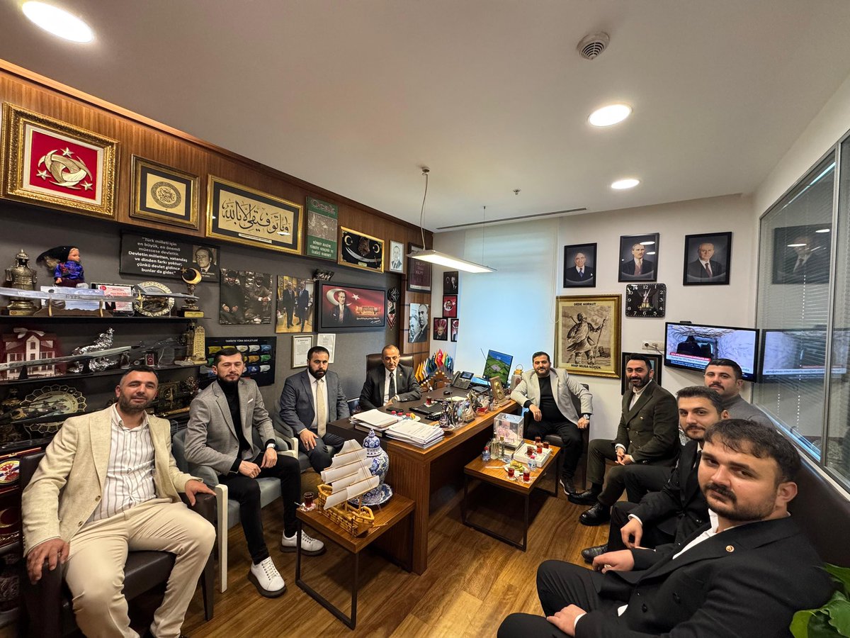 📍Ankara/TBMM

Gazi Meclisimizde bizleri ziyarete gelen Genç Gümüşhaneliler Derneği Başkanı İbrahim Paslı ve Yönetimine teşekkür ederiz,Sağolsunlar.