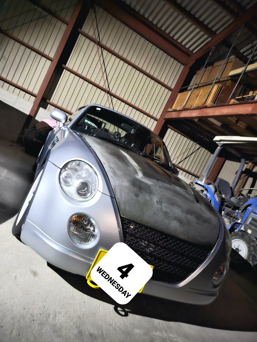 今日は洗車してました 4時間かかった…