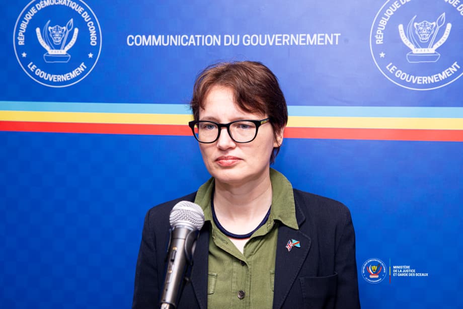 🇨🇩🤝🇬🇧 Le Ministre d’État à la Justice Guillaume NGEFA a reçu l’Ambassadrice britannique Alyson KING.
Sujets: lutte contre la corruption, transparence financière et mise en place d’un registre des bénéficiaires effectifs, leviers clés pour renforcer l’État de droit.