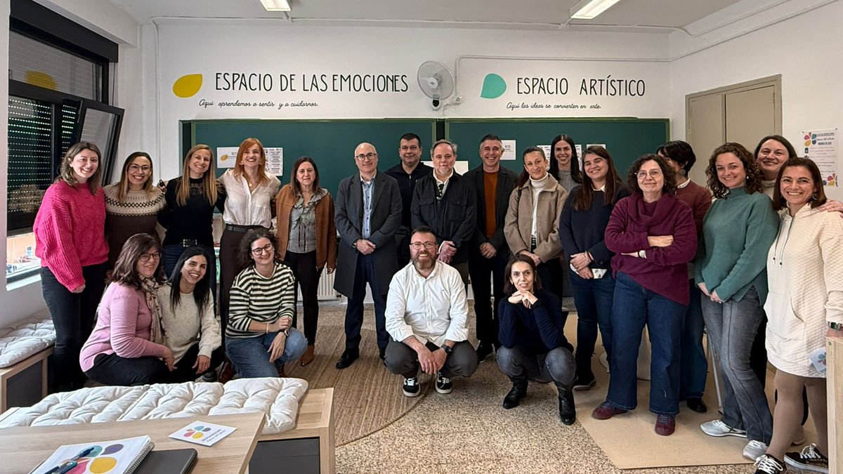 ¡Ayer el CEIP La Torre de Paterna se llenó de luz con la inauguración del "Aula Caleidoscopio"! 🌈✨ Un espacio diseñado para que TODO el alumnado descubra y potencie sus talentos.

Bajo el marco de #ConnectatsAlTalent, damos un paso más hacia una escuela que inspira. 🚀