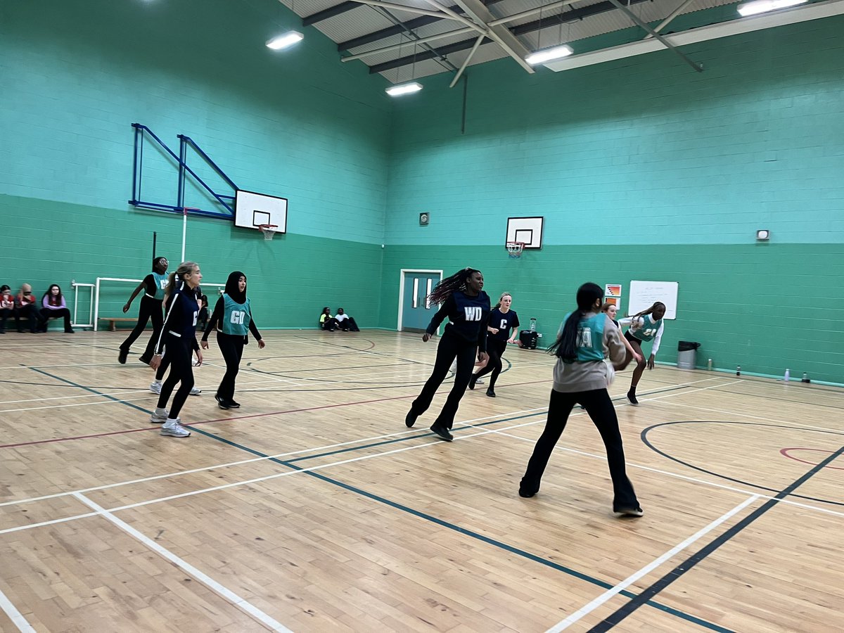 St Thomas Aquinas PE tweet media