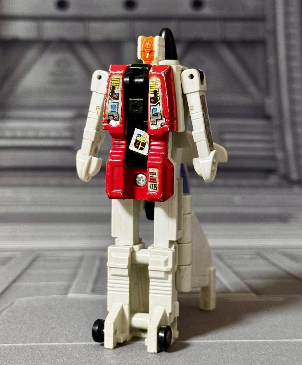 副官スリング G1旧玩具のエアーボット部隊の1人！ 腕や脚に変形します