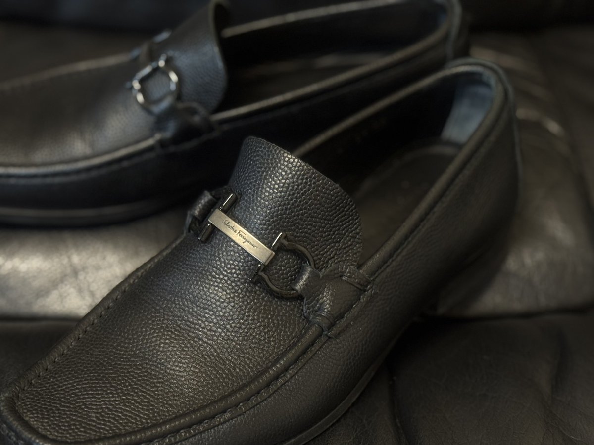 salvatore ferragamo gancini loafer フェラガモのローファー ブラック