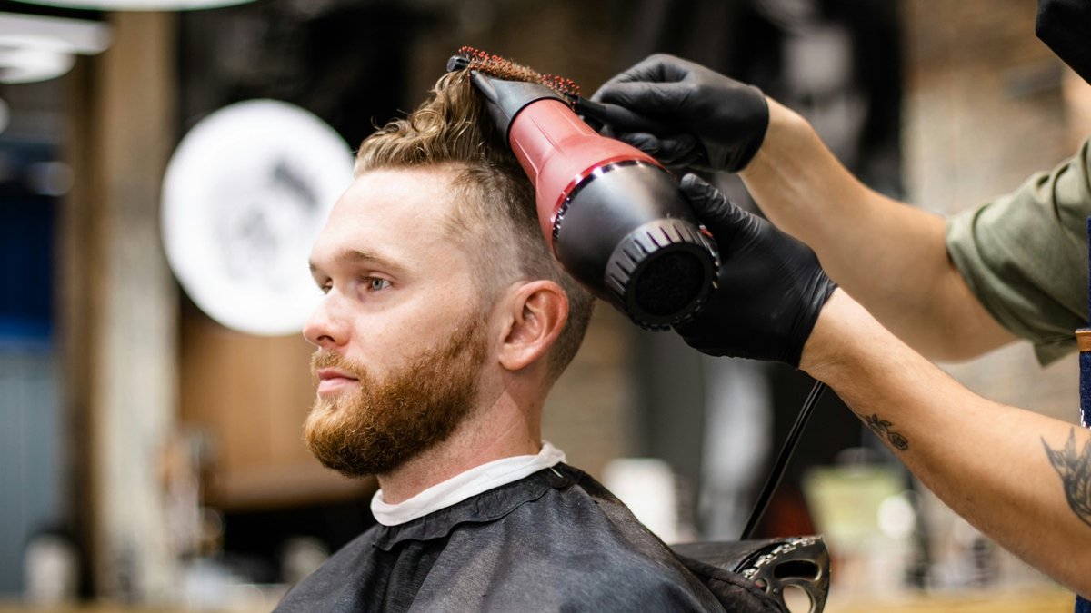Get date-night ready. ✂️❤️
Step into Cut'z Premium Barber Shop and leave with a fresh cut that’s sharp, stylish, and perfect for Valentine’s Day. Look good, feel confident, and turn heads. 💇‍♂️✨