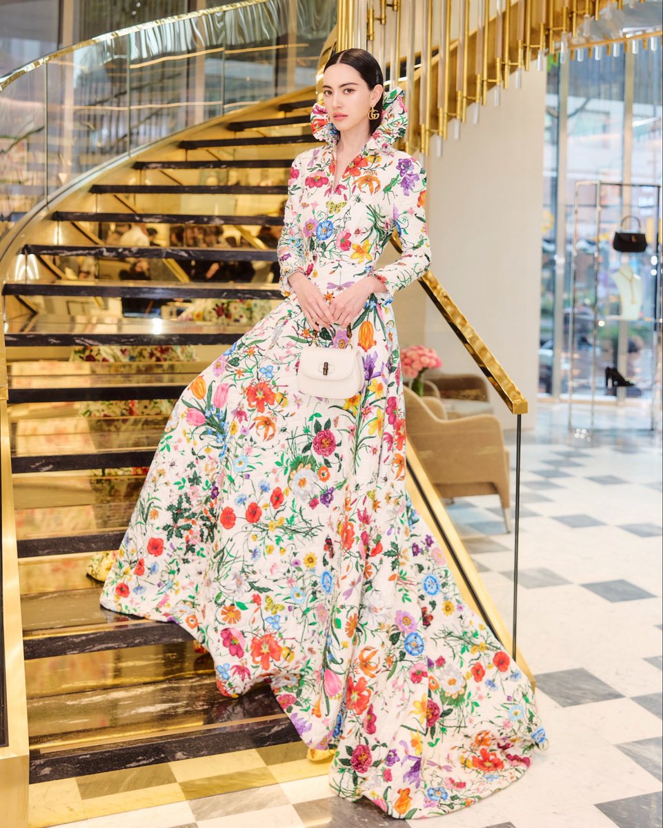 Public_Hit's tweet photo. @gucci เฉลิมฉลองการเปิดตัวอย่างเป็นทางการของ Gucci Central Embassy ด้วยการปรับโฉมและตกแต่งในคอนเซปต์ใหม่บนพื้นที่แบบดูเพลกซ์อันโดดเด่นและยิ่งใหญ่ ณ Gucci Central Embassy ชั้น G และ ชั้น 1 

#Gucci
#GucciCentralEmbassy 
#DAVIKAH 
#PublicHit_PR https://t.co/WdTGz4K5Xx
