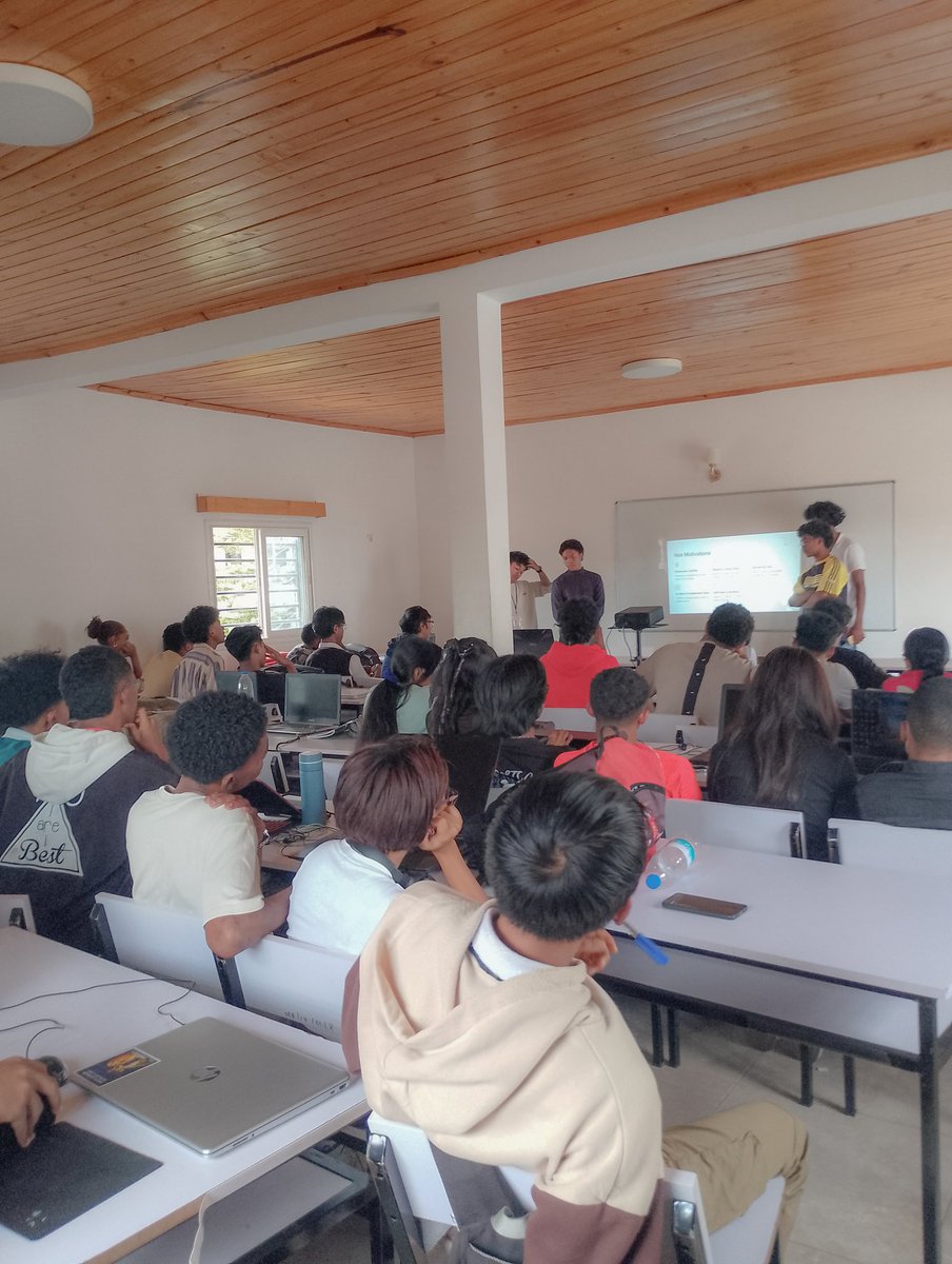 fetiarison_'s tweet photo. Évaluer un projet 🎲, ce n’est pas compter des erreurs. C’est reconnaître l’effort, comprendre le parcours et aider l’étudiant à aller un peu plus loin.

"𝐻𝑜𝑎𝑛'𝑛𝑦 𝑡𝑎𝑛𝑖𝑛𝑗𝑎𝑛𝑎𝑘𝑎 ℎ𝑎𝑡𝑟𝑎𝑛𝑦"

#Enseignement #Informatique https://t.co/BplqNIhT7I