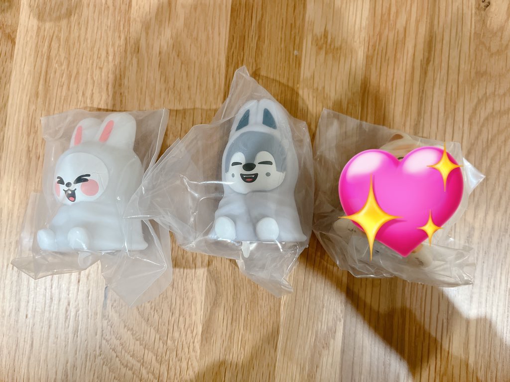 eco_0804's tweet photo. @Ki32_4Hi 検索より失礼いたします。ライトのリビ🐰を所持しておりますが、フォクシニーとの交換は可能でしょうか？
またご希望になられていない内容で厚かましく大変申し訳ないのですが、Pinyawo様の送料も負担いたしますので定価〜×1.2でパピームも同時にお譲りいただくことをご検討いただけないでしょうか🙇‍♀️ https://t.co/QQGqgMLReU