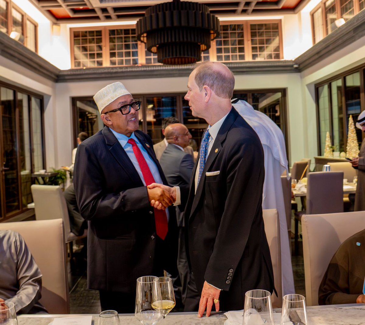 Somaalilanders's tweet photo. President of Somaliland, @Abdirahmanirro, attended an official dinner in Dubai with Prince Edward, Duke of Edinburgh and brother of HM King Charles III. Former UK Defence Secretary Sir @GavinWilliamson was also present, reaffirming his support for #Somaliland’s independence and recognition.