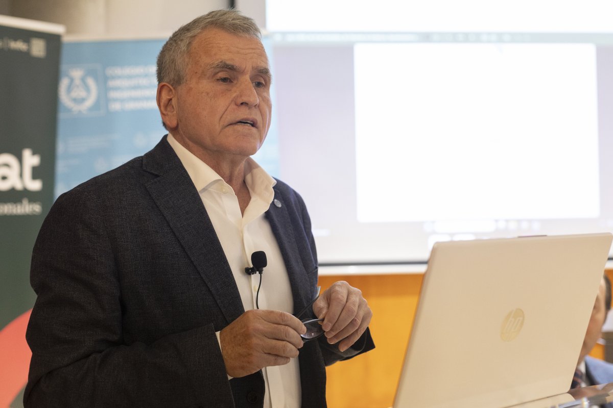 📌 El COAATGR celebró una mesa de debate sobre la nueva Ley de Vivienda de Andalucía en la que profesionales y administraciones analizaron su impacto.
🗣️ La presidenta Mª Paz García destacó la necesidad de que la ley tenga efectos reales a corto y medio plazo.