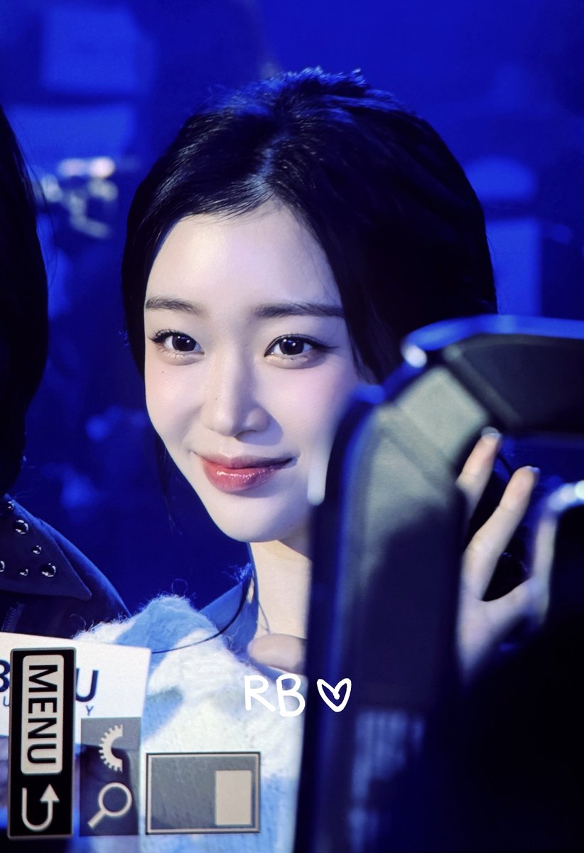 RBsumin's tweet image. 260204 고생해써 빨리다음주오길🥹 #STAYC #SUMIN #스테이씨 #수민 #수민이_예뿌니