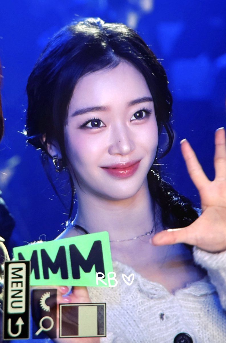 RBsumin's tweet image. 260204 고생해써 빨리다음주오길🥹 #STAYC #SUMIN #스테이씨 #수민 #수민이_예뿌니