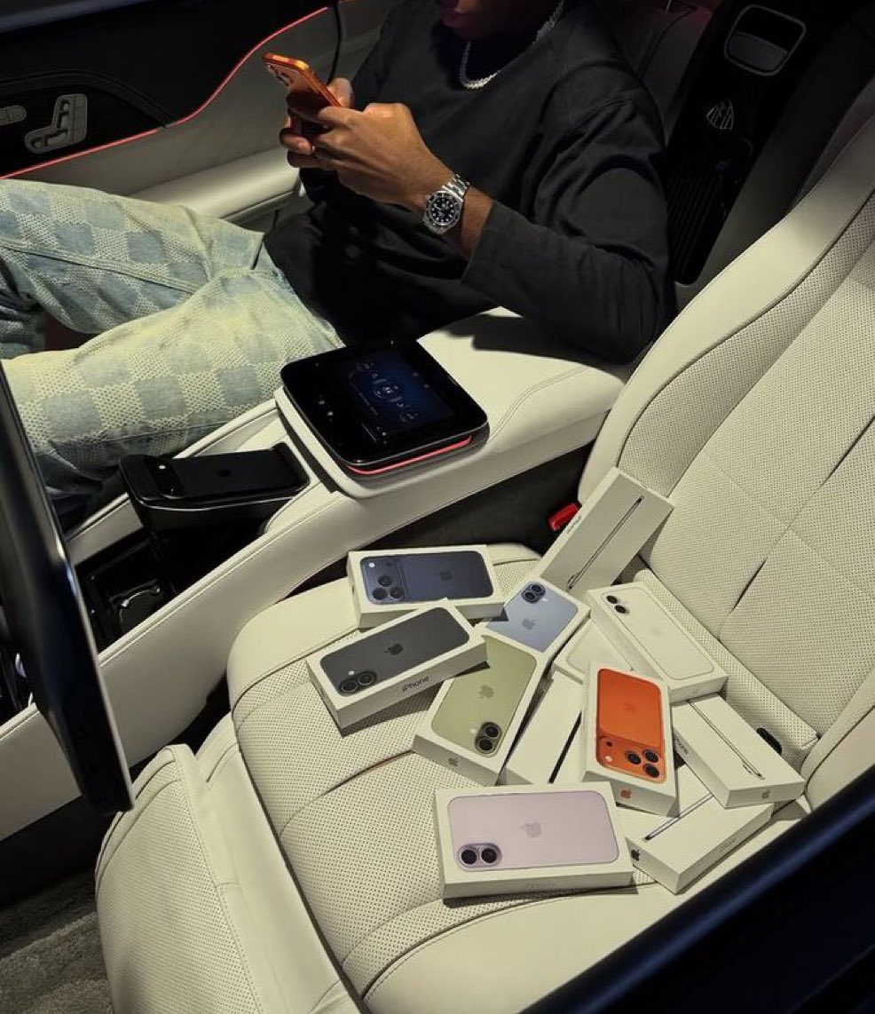 Once you see my dm, you've won iPhone 17 pro. Just 10 winners to pick. 

Reply “HI”, I will only pick those following me.