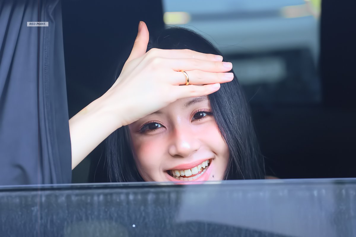 RED POINT💋. tweet media