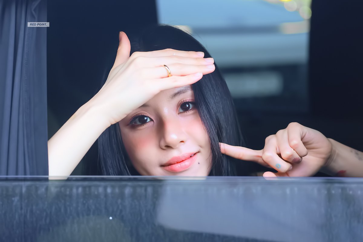 RED POINT💋. tweet media