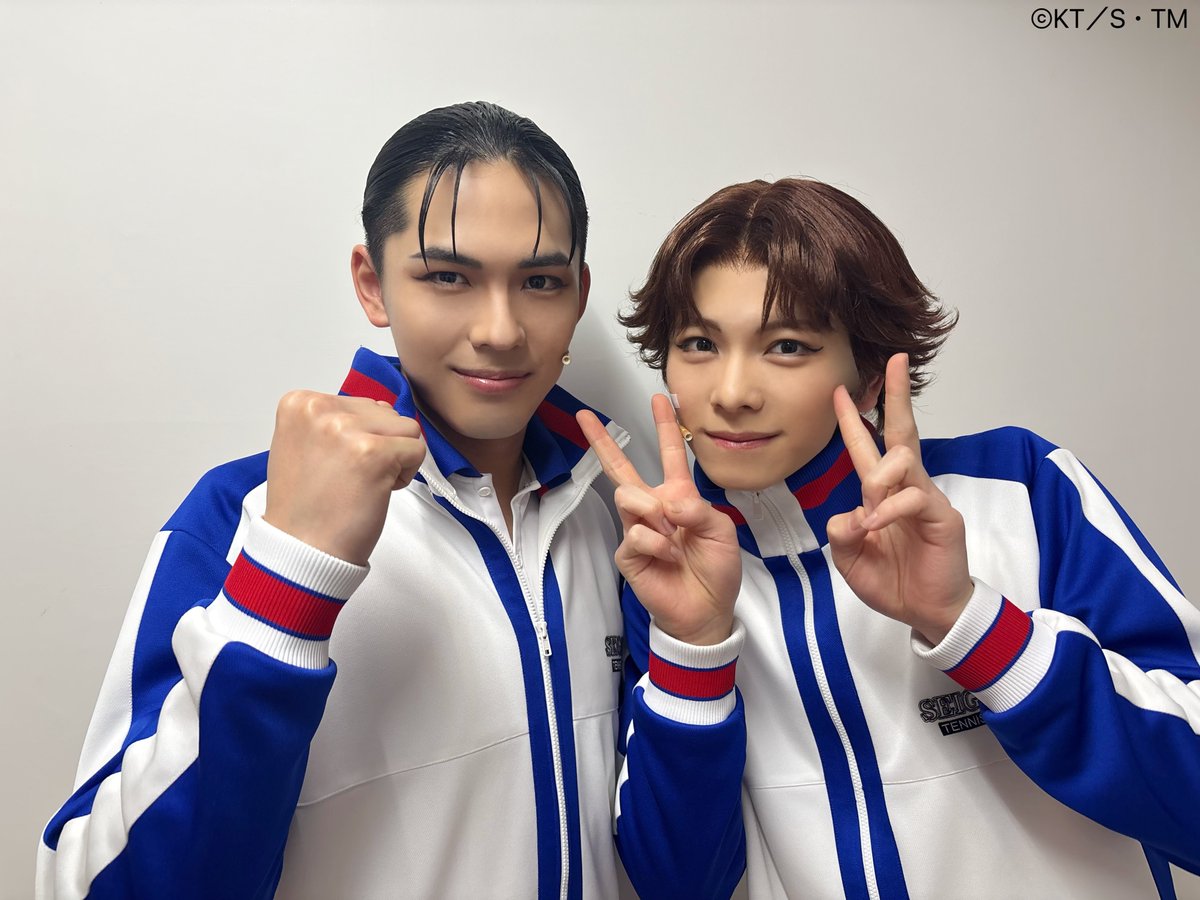 TennimuNews's tweet image. 【 #テニミュ 】6＆7公演目
本日もご来場くださり誠にありがとうございました。

本日は、大石＆菊丸の写真をお届けします🎁
これからますます活躍する青学黄金（ゴールデン）ペアに、
ぜひご期待ください！

明日は18:00公演となります。
劇場でお待ちしております！

▼公演情報はこちら👇…