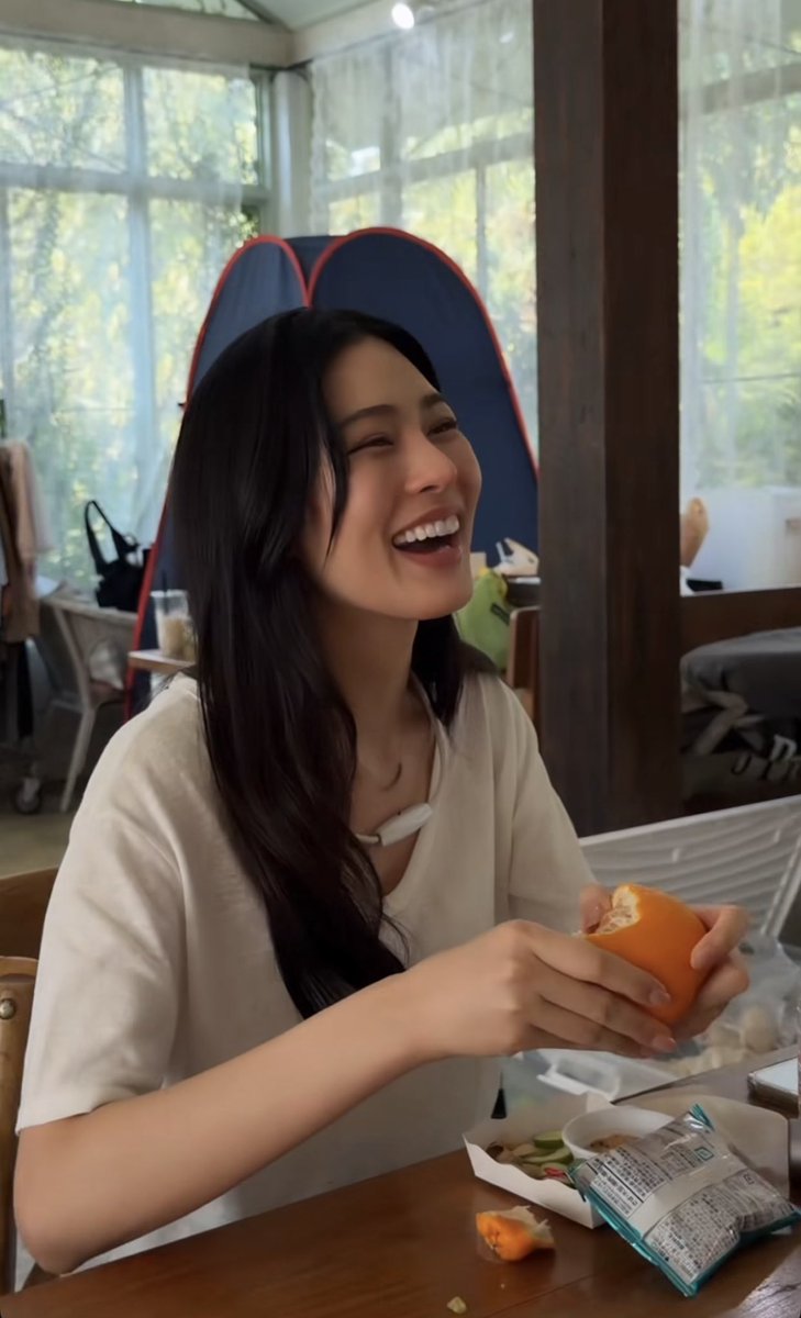 이렇게 해맑게 오렌지 까는 사람 본 적 없어🫠 

#เปิดกล้องวาดฝันวันวิวาห์
#วาดฝันวันวิวาห์ 
#LingOrm  #หลิงออม‌