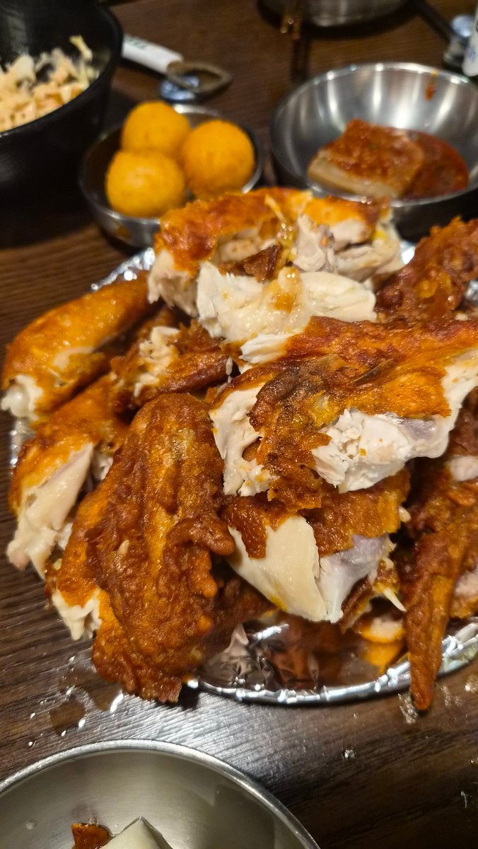 맛잇다
일단요리하는분 포스가
매우마음에든다