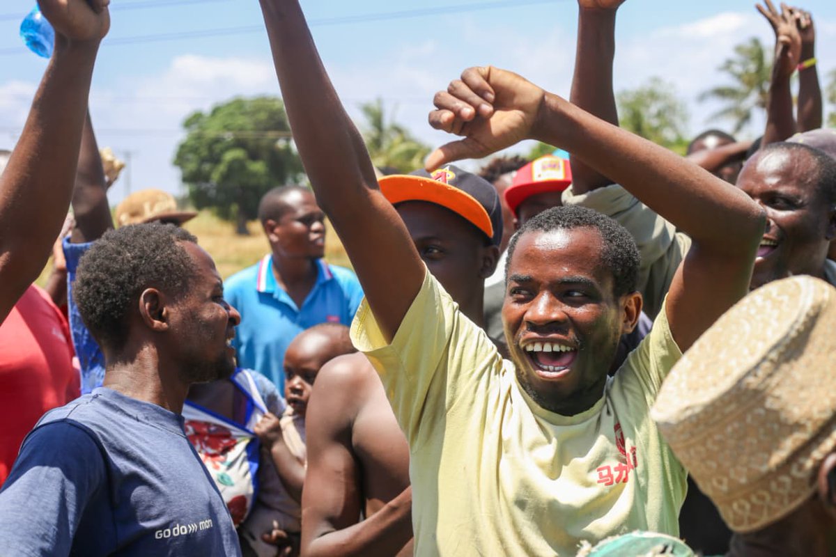 dkmaraga's tweet photo. At Kaloleni, we spoke about the fact that we cannot call it development when residents watch industries rise while their children remain jobless. Kilifi County deserves inclusion, not extraction.
Registering to vote is step one. #RegisterToRestore. #Maragamashinani. #UkatibaNdioTiba