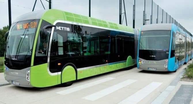 🚨 Riviera Palmeraie – Nouveau Goudron 🇨🇮
Le BRT avance ! Des voies réservées aux bus articulés sont en cours d’aménagement pour réduire les embouteillages.
Objectif : une circulation plus fluide et plus rapide à l’Est d’Abidjan 🚍