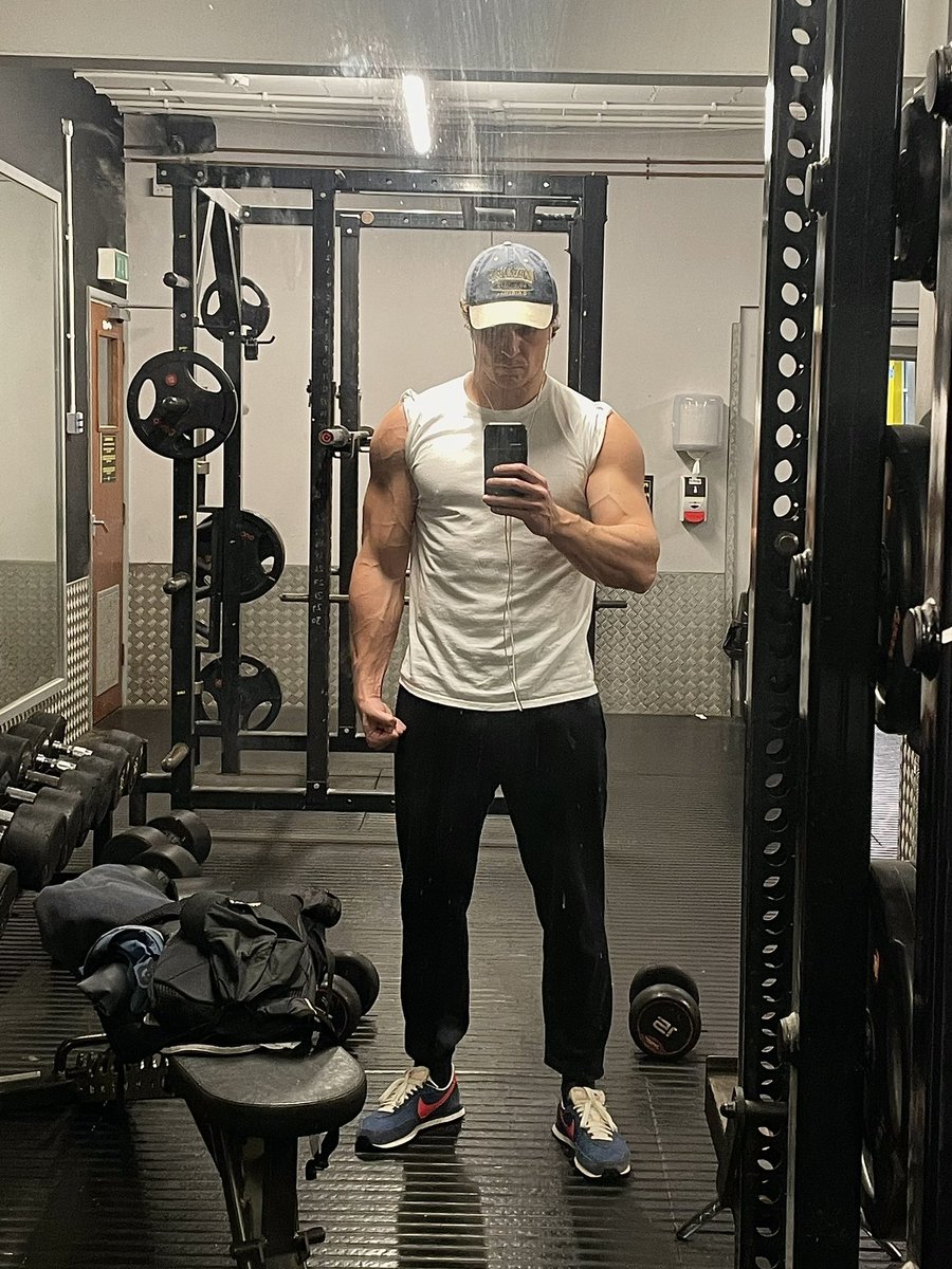 Grant Hardwell tweet media