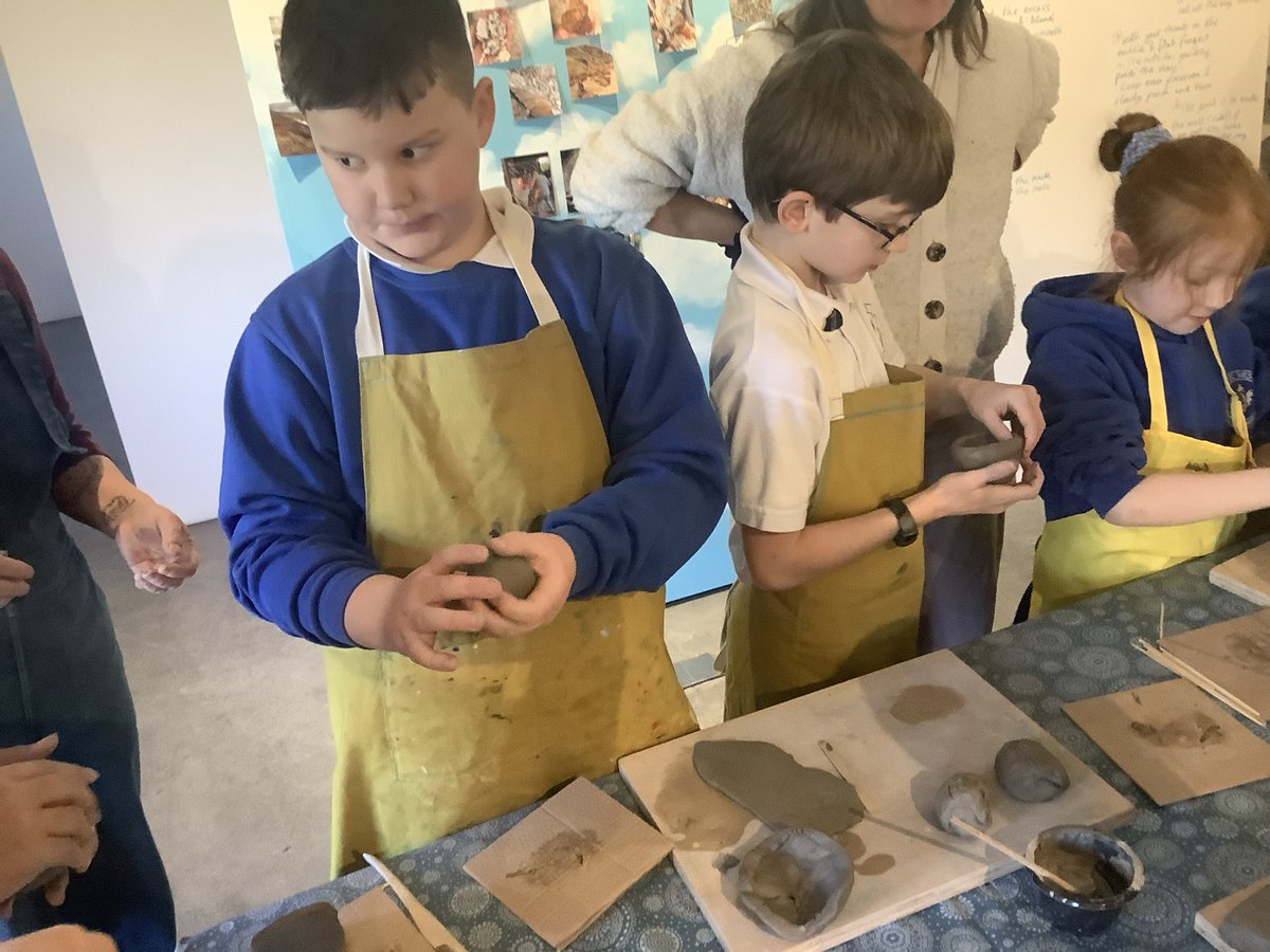 Mrs L Crossley tweet media