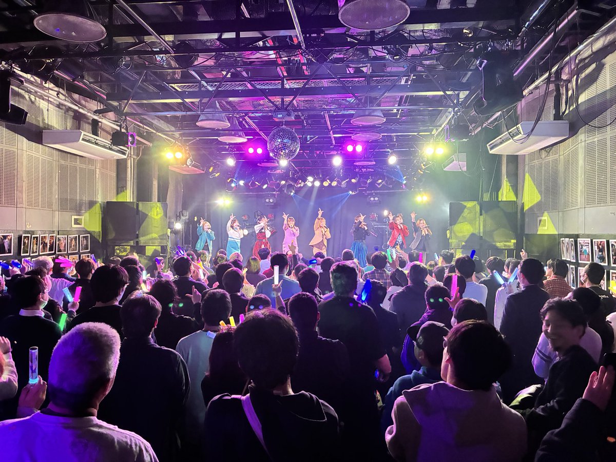 IDOLOOKIN tweet media