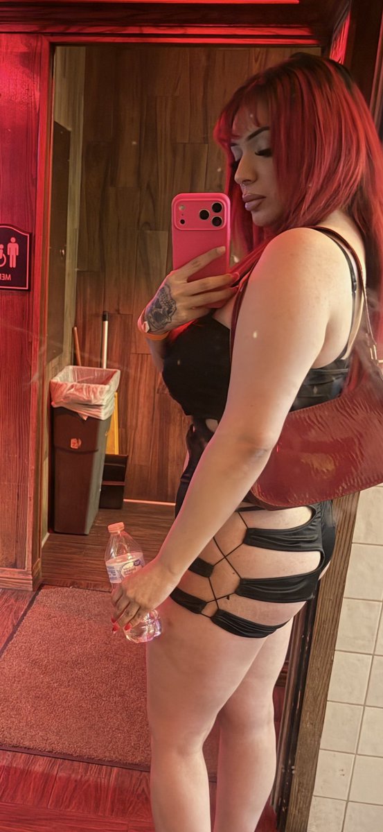 xostarbae's tweet photo. Late night pic💋 https://t.co/MuQu336xGI
