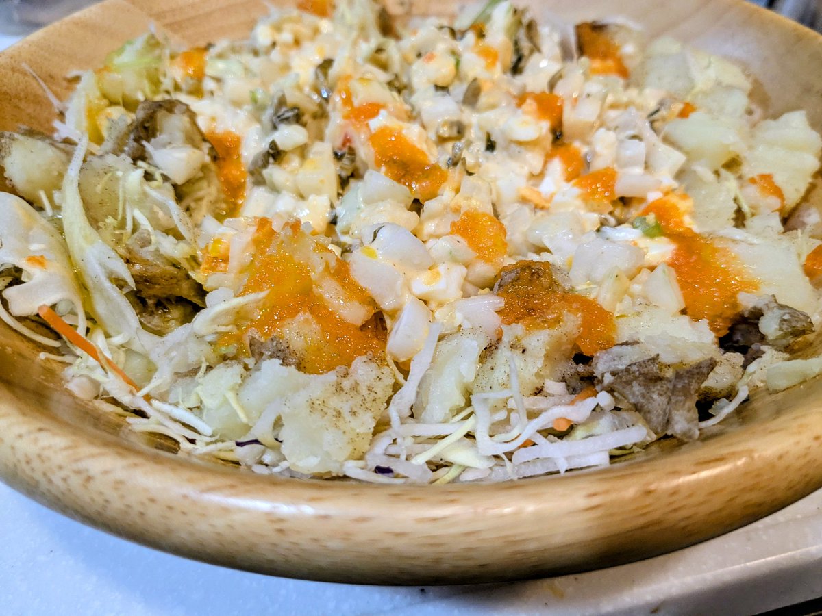 ばんごはん！
スパイスカレーとチーズナン
いい肉とポテトサラダ
めっちゃ美味しくて子どもたちもがつがつ食ってくれた
#おうちごはん #スパイスカレー