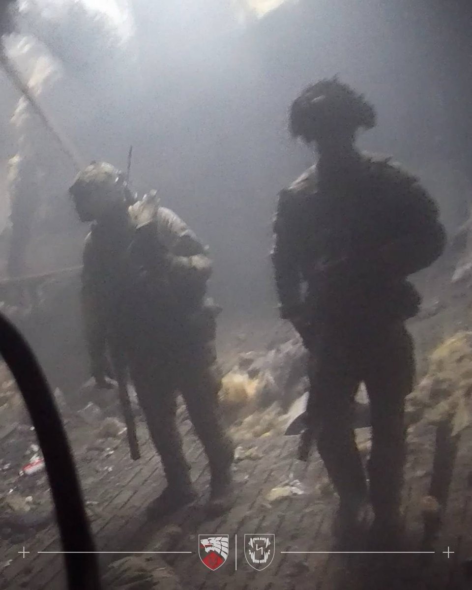 3sofua's tweet image. Spot. Strike. Clear. ⚔️

In the Pokrovsk sector (Udachne), 3rd @SOF_UKR Regiment operators eliminated an enemy group at an industrial facility using bombers &amp;amp; FPV drones. Documents and weapons recovered.

Be a part of the elite. 
Join the 3rd SOF Regiment! 
📲 0934287024 #SOF