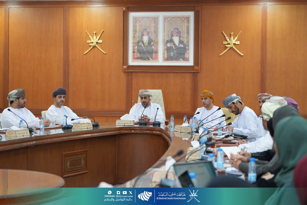 BsGovernate's tweet photo. ترأس سعادة المهندس مسعود بن سعيد الهاشمي محافظ جنوب الباطنة اليوم الاجتماع التحضيري الثاني لملتقى التحول الرقمي بجنوب الباطنة المزمع تنفيذه في إبريل القادم ، بحضور سفراء و فرق التحول الرقمي ، ومختصين من مختلف الجهات الحكومية بالمحافظة، ويركز الملتقى على رفع كفاءة تقديم الخدمات وتحسين رضا المستفيدين من خلال الحلول الرقمية العصرية .