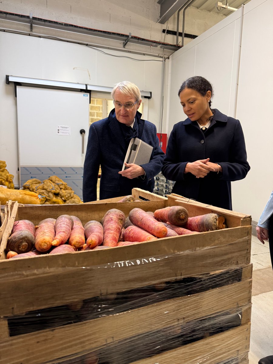 Image de Préfète de la Mayenne - 🥕🥔 #Alimentation #circuitcourt
[02/02]  À la rencontre de la la légumerie 53
et de M@Yon court à V