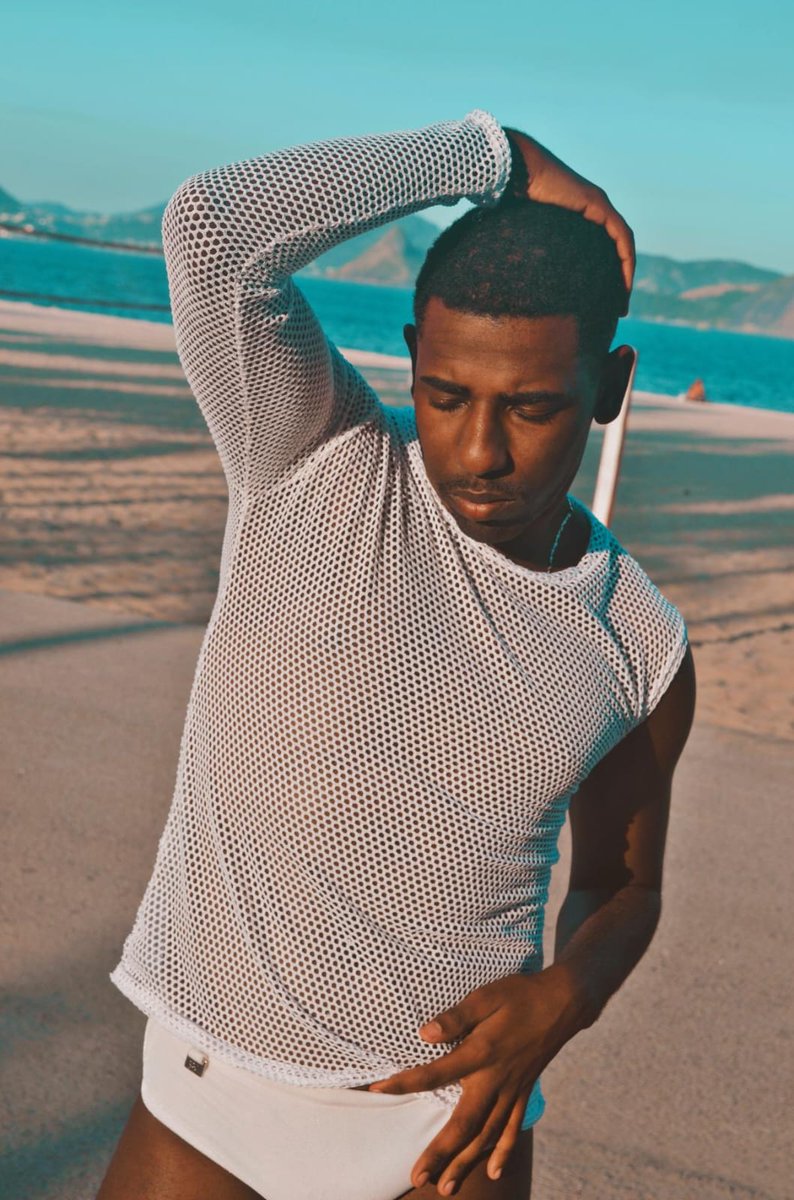 Bom dia! Seus putos que adora um negão. Já assinou meu privacy hoje? Link na bio .