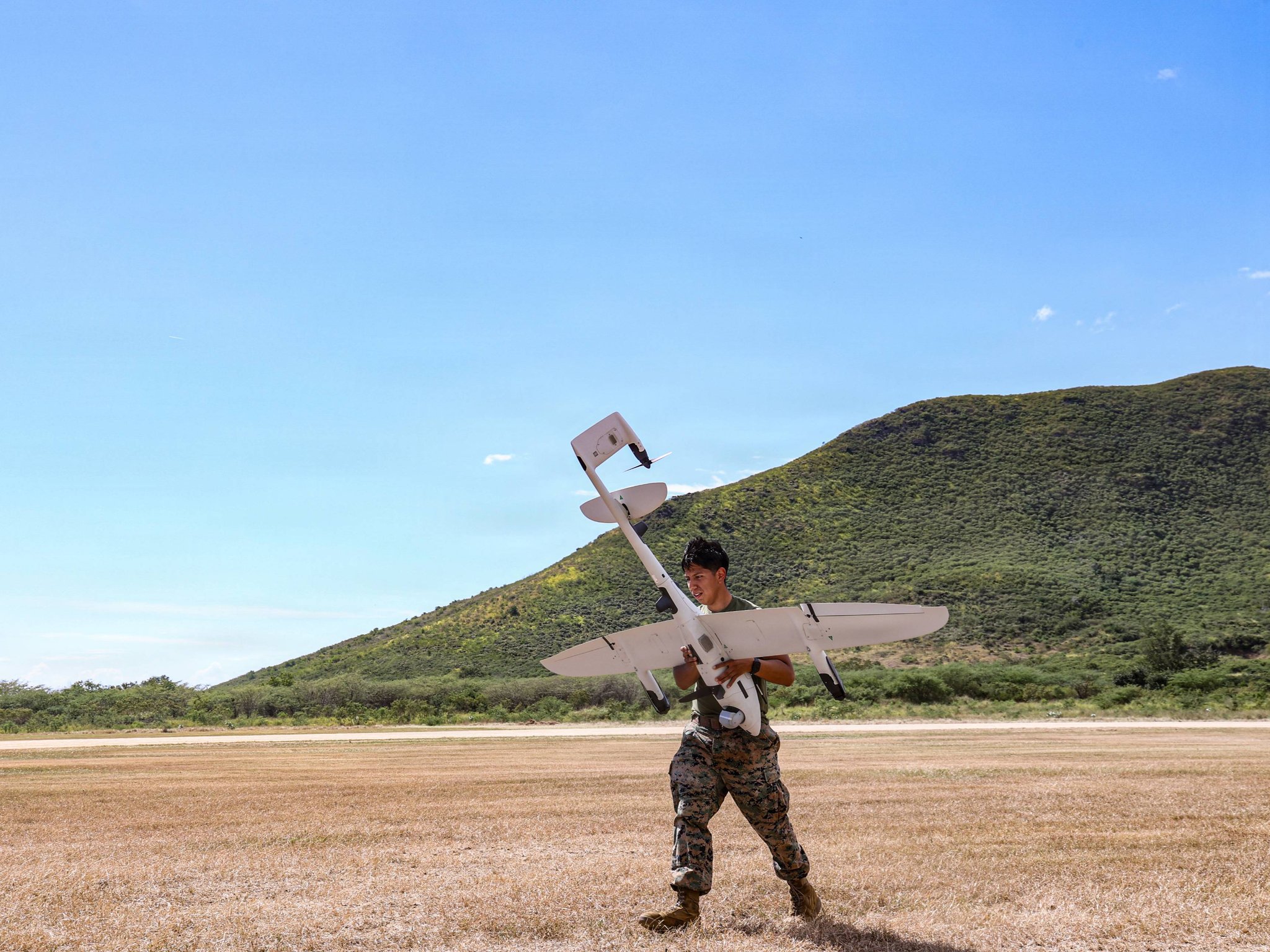 [Imagen: HATts4NWUAA-sJS?format=jpg&name=large]