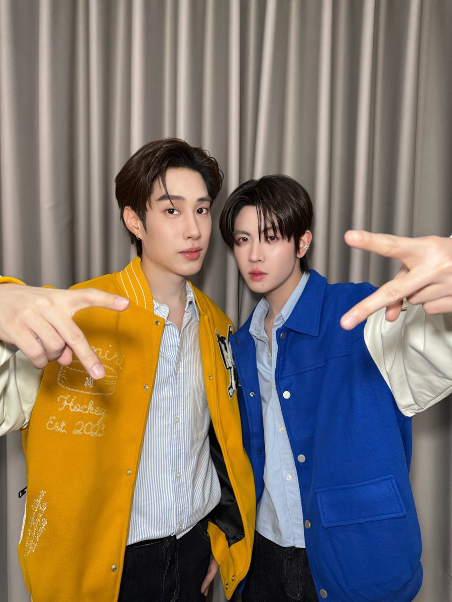 DomundiTV's tweet photo. พบกับ “เติ้ล” @TLE_mtm และ “เฟิร์สวัน” @firstone_wnk ได้ใน Amaze Live ✨️

รับชม Live ได้ทาง
🔗 : https://t.co/nA6N6euGM9

#AmazexTleFirstOne https://t.co/O4GzoODfAQ