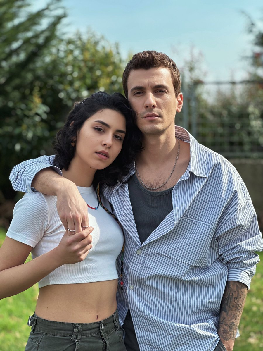 Keşke o kadar zengin olsaydım ki; sevdiğim çiftlerin başrol olduğu bir dizi yaptırırdım 
#Aslaz
#isfad 
#Efdem