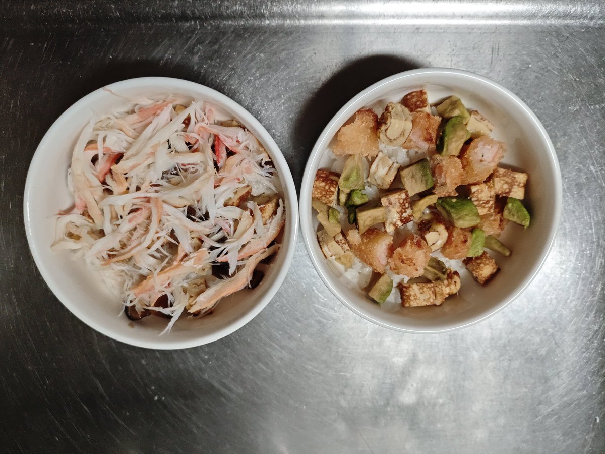 節分でもないし太巻でもないという微妙なかすり具合で適当ちらし寿司«٩(*´ ꒳ `*)۶»
ただ海苔がなかっただけなんやけどね(つ∀<｡)