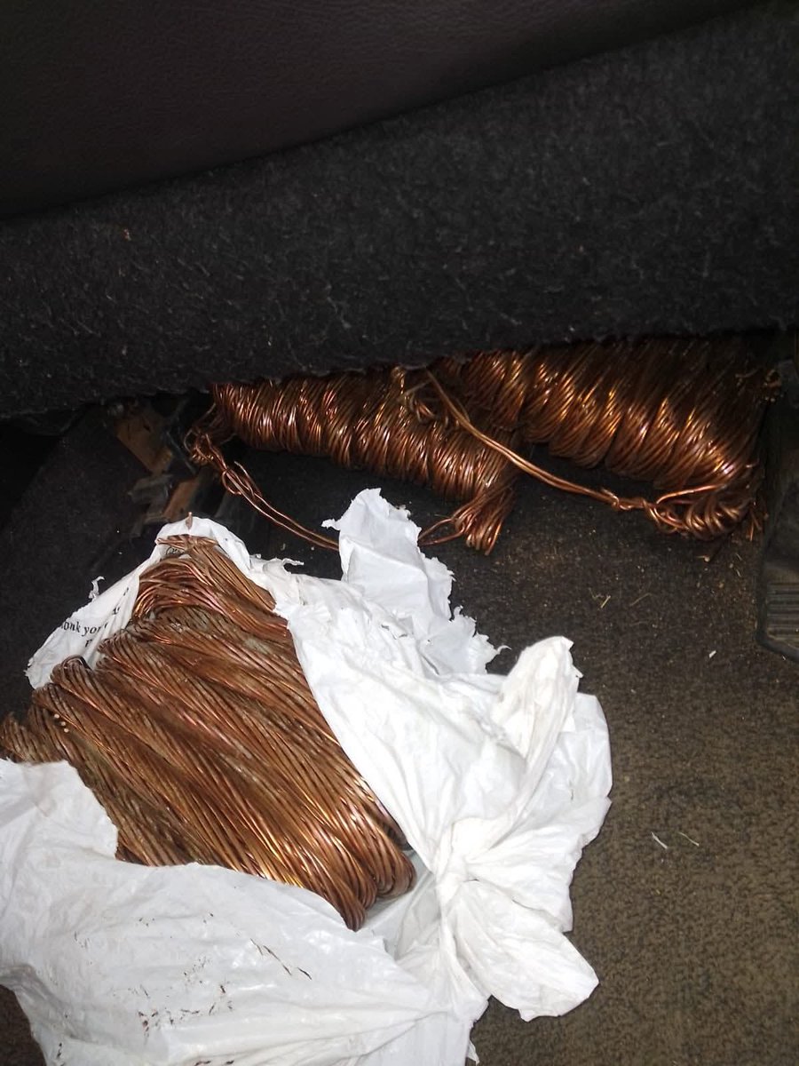 Patriot_S_A's tweet image. Mpumalanga police arrested foreigners travelling to Johannesburg on the N4 highway carrying 11 bags of Cooper and two bags of bronze