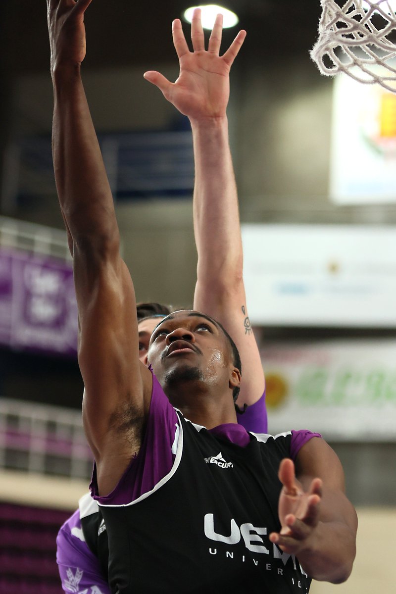 CBC_Valladolid's tweet photo. 🏀 ¡Seguimos preparando el partidazo de este sábado frente a @cbmoron! ¡En tres días volvemos a jugar con vosotros, afición!

@UEMC #BaloncestoValladolid https://t.co/WHEdKLj01X