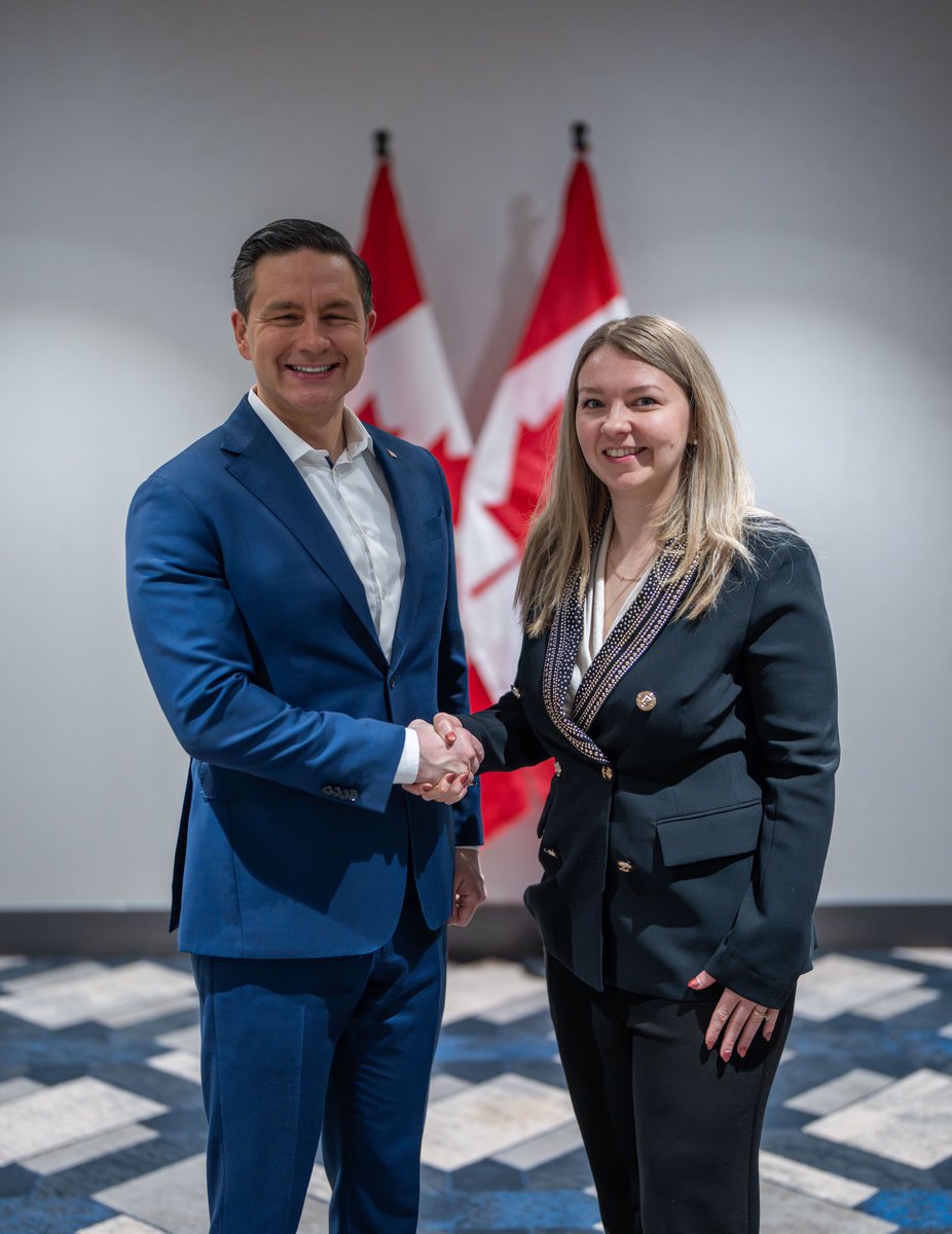 Amber Ruddy tweet media