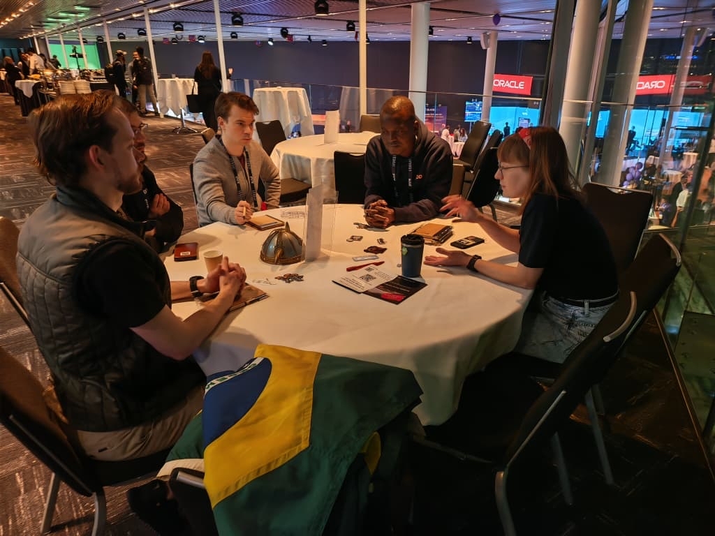 Payara_Fish's tweet photo. 💙 JFokus 2026 Day 1 Highlights

Day one at JFokus was packed with great conversations, community energy, and some memorable moments.

Dominika Tasarz-Sochacka and Luqman hosted a mentoring session at the Mentorship Hub focused on building a personal brand as a developer. The format was simple and effective: small groups, open discussion, and honest exchanges around real challenges developers face today.

If you’re back at JFokus today, come and say hello at the joint Payara and Azul booth upstairs. You still have time until 2:30pm to enter our raffle for a chance to win a LEGO Formula 1 set 🏎️

And if you’re sticking around until the end, don’t miss Dominika’s short session on personal branding for developers.

#JFokus #JFokus2026 #DeveloperCommunity #Mentorship #Java #Payara #Azul