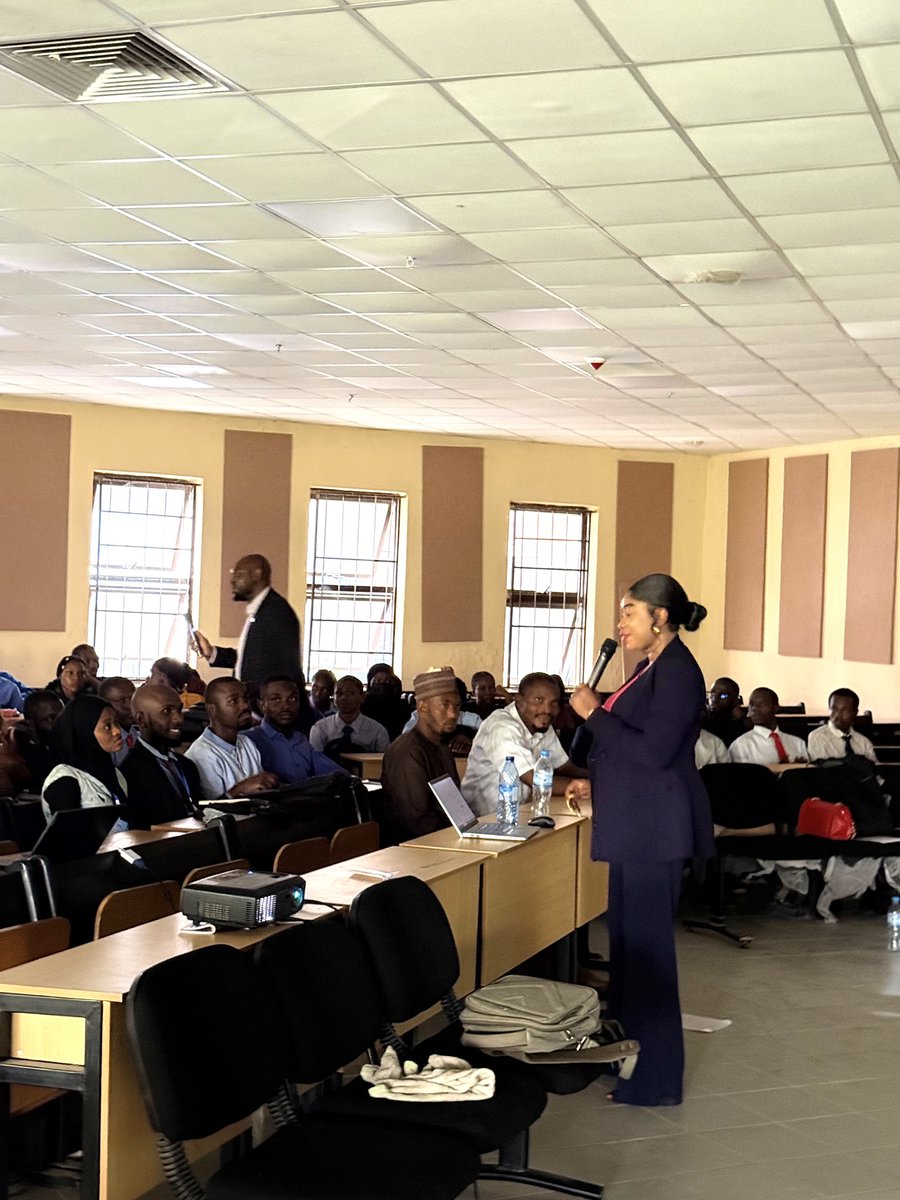 Julian_dee's tweet photo. Had an engaging session with students at BUK, discussing the power and global advantage of the ACCA qualification.
The interest was amazing! 
A special reg discount is available this month only for new applicants.
08128373633 | julian.opaluwa@accaglobal.com
 Tell a friend https://t.co/CcRoeqHTn3