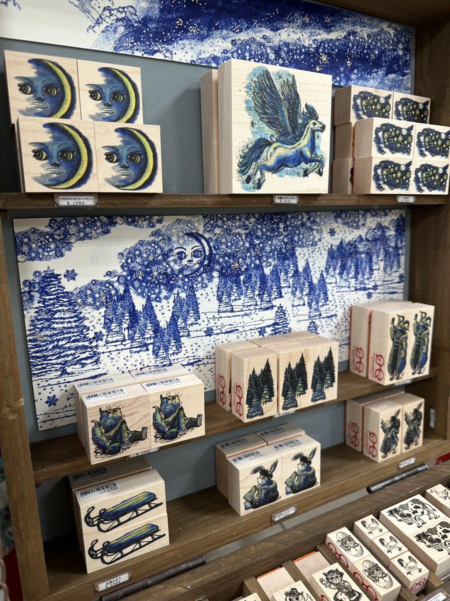 ひろしま文具の博覧会
会場:福屋八丁堀本店 8階催場
期間:2/5〜2/10
        10:30〜18:30
※最終日は16時閉場
実演:全日
今年もゆうちゃんが店頭で実演します！
新作のスタンプもお持ちしますのでぜひお越しください♪
#ありさあんどあかめがね #文具の博覧会 #ひろしま文具の博覧会 #スーク文具