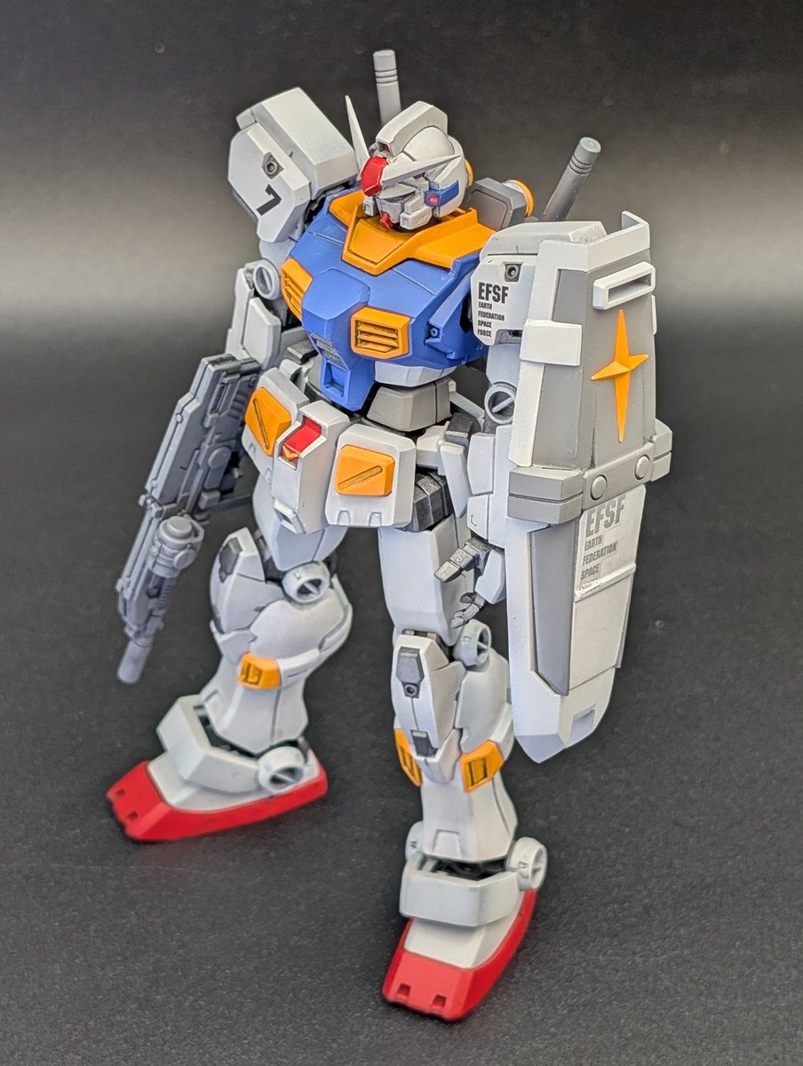 HGUC 1/144『RX-78-7 ガンダム7号機』完成しました。 大腿部を4mmほど