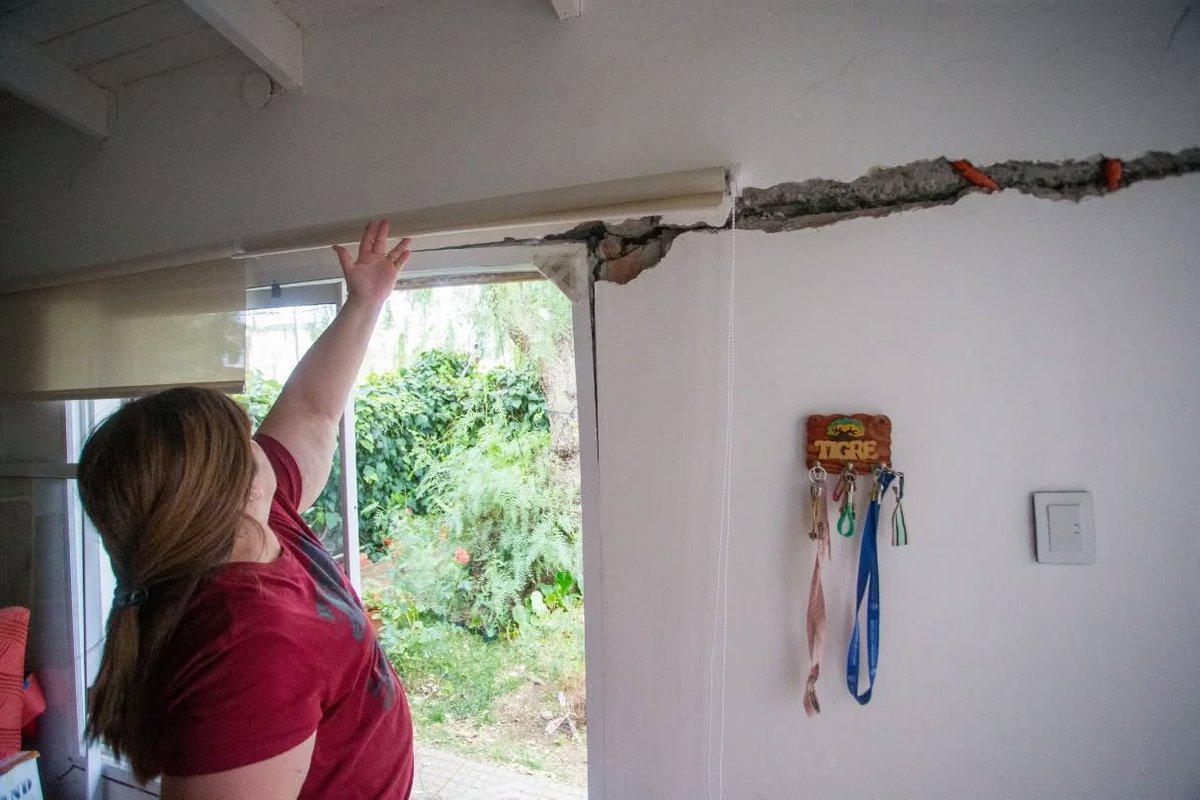 rtillynoticias's tweet image. Un informe técnico advierte que el cerro Hermitte continúa siendo una amenaza para barrios de Comodoro - rtn.com.ar/?p=152274&amp;amp;utm_…