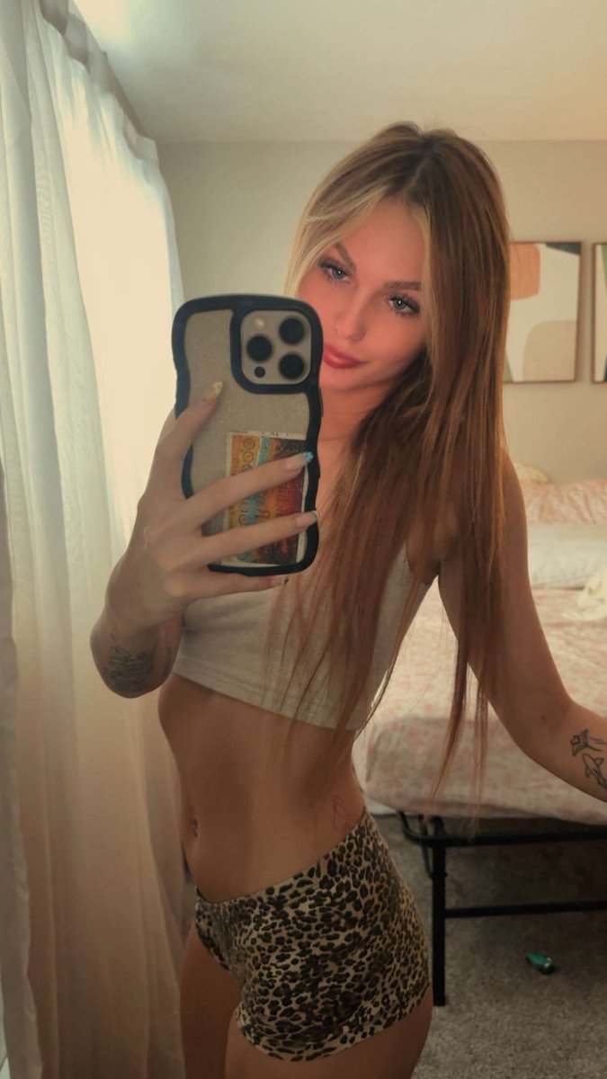 kyliecameronx's tweet photo. I’m always active on my OF come say hi to me :) 

https://t.co/TXIB7lSytm https://t.co/NdWsX4pVTs