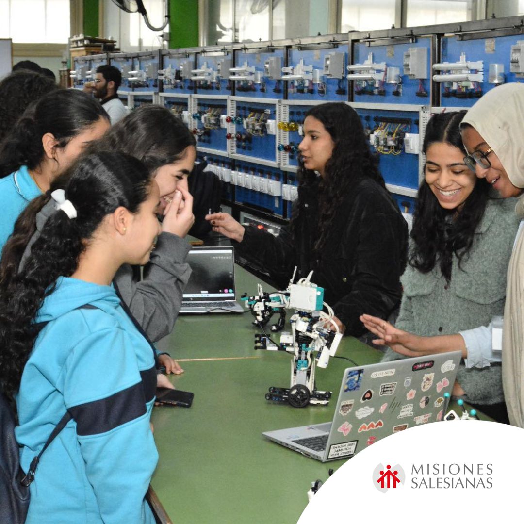 MSalesianas's tweet image. #NoticiaMS | En el Instituto Don Bosco de El Cairo 🇪🇬 más de 1.000 jóvenes se forman en mecatrónica, informática y electrónica para un futuro con más oportunidades 🌍✨
🔗Lee la noticia completa 👇
f.mtr.cool/iojrmobzoj