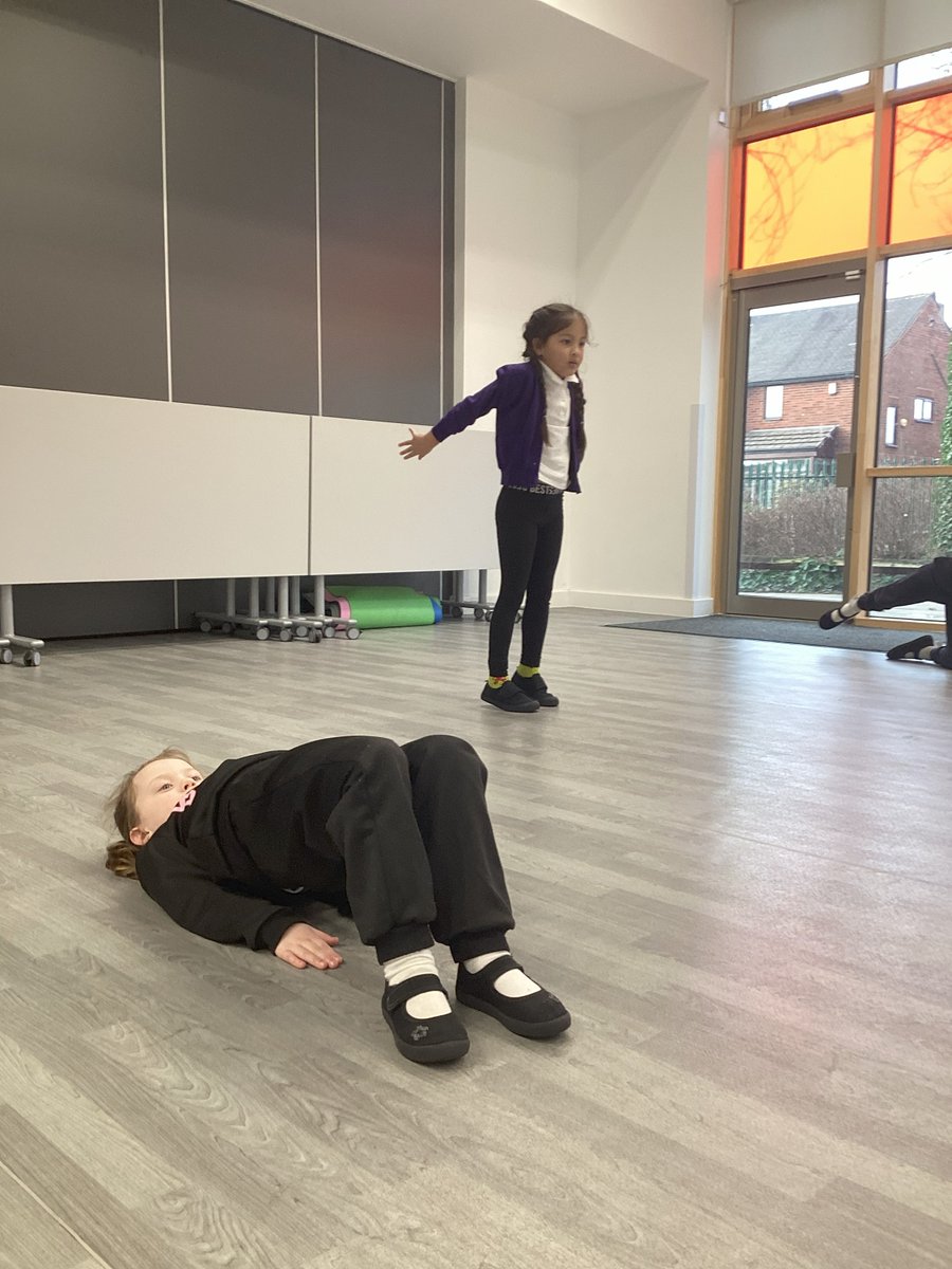 MayfieldOldham's tweet photo. Year 2 have been brilliant in Yoga lessons, learning to balance, stretch and relax together! They’ve loved using their breath in each pose and building their own flows. 🧘‍♀️ https://t.co/yGsigfo9lW